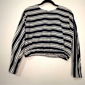Zara navy/cream vertically striped, long-sleeved top. Sz M. Preowned.